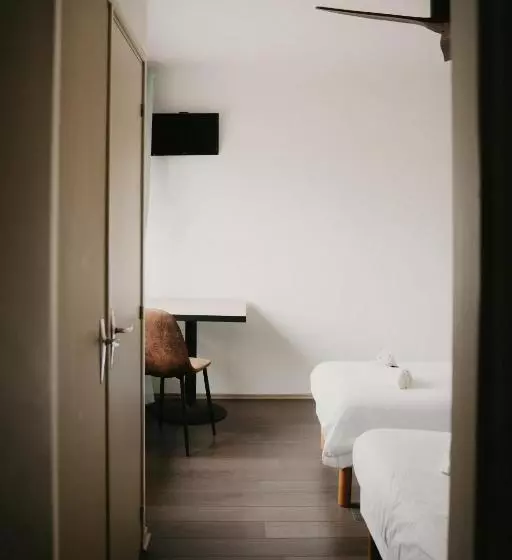 ホテル Hôtel Fine