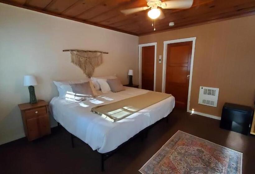 ホテル Seven Circles Lodge&retreat