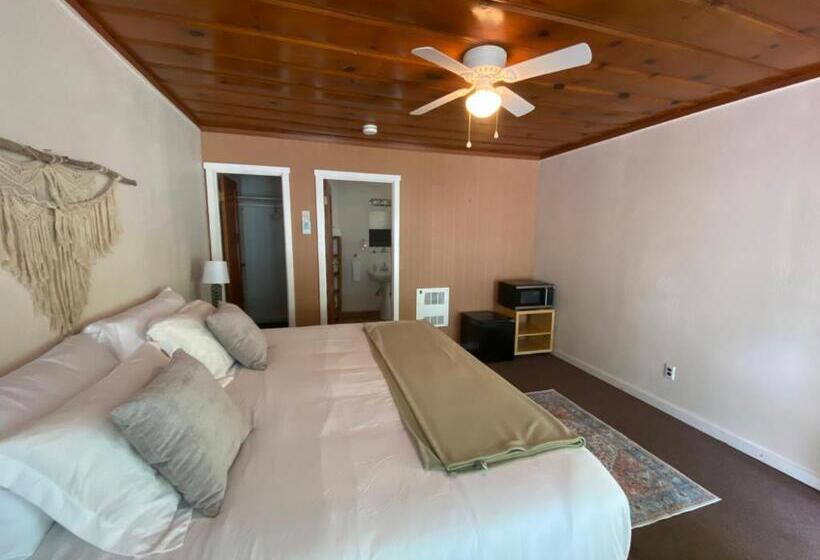 ホテル Seven Circles Lodge&retreat