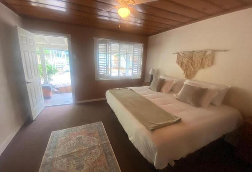 ホテル Seven Circles Lodge&retreat