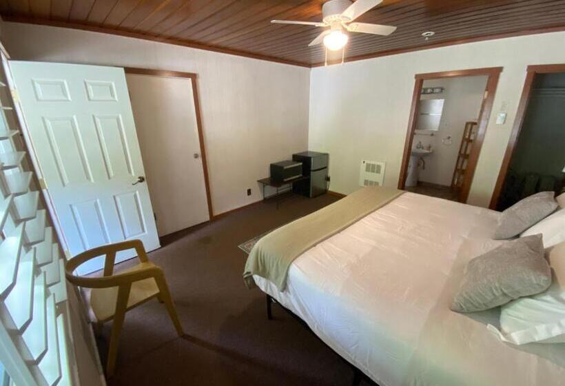 ホテル Seven Circles Lodge&retreat