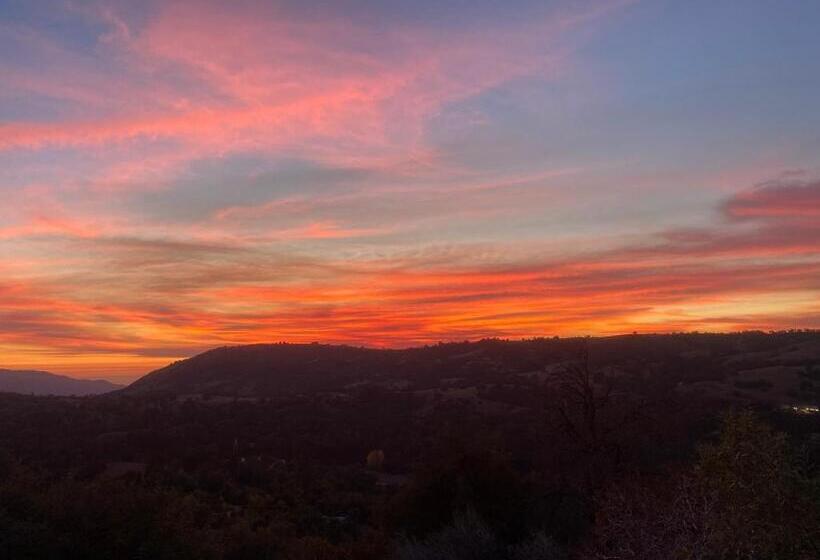 ホテル Seven Circles Lodge&retreat