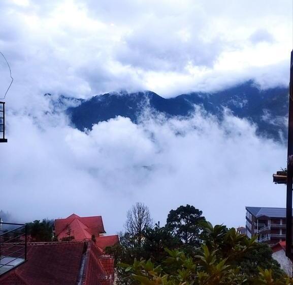 تختخواب و صبحانه Daun Pisang Homestay & Restaurant View Fanxipan