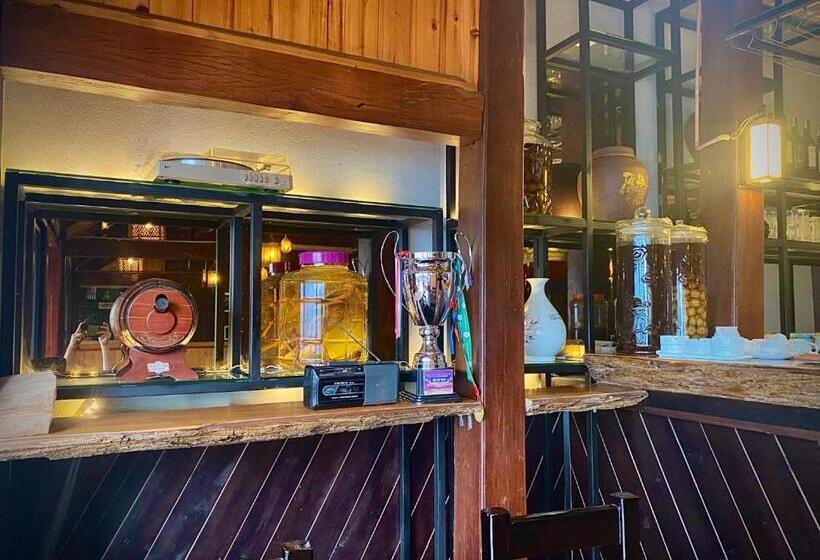 تختخواب و صبحانه Daun Pisang Homestay & Restaurant View Fanxipan