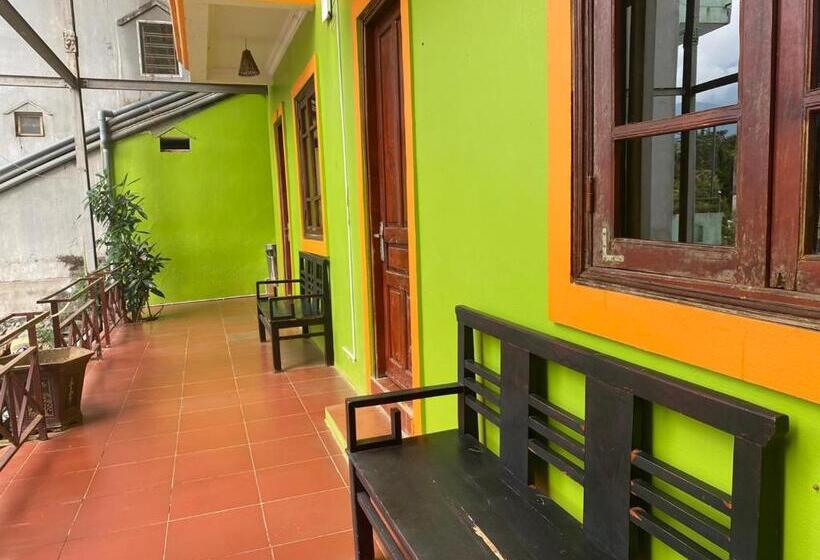 تختخواب و صبحانه Daun Pisang Homestay & Restaurant View Fanxipan