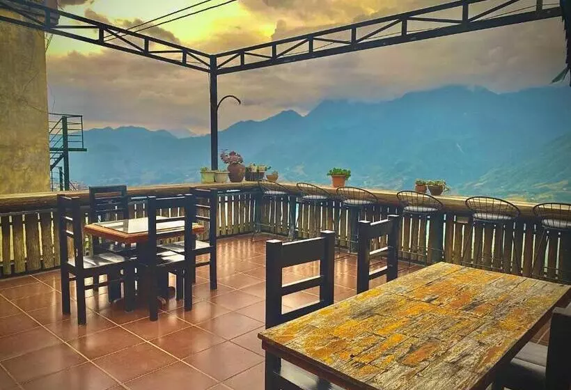 تختخواب و صبحانه Daun Pisang Homestay & Restaurant View Fanxipan