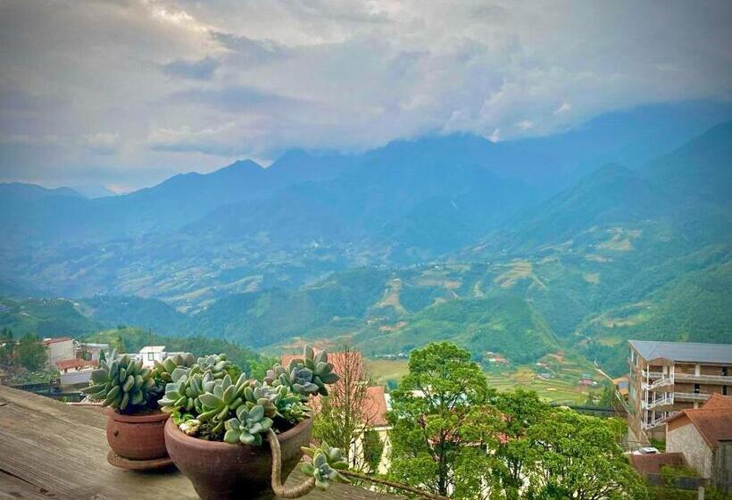 تختخواب و صبحانه Daun Pisang Homestay & Restaurant View Fanxipan