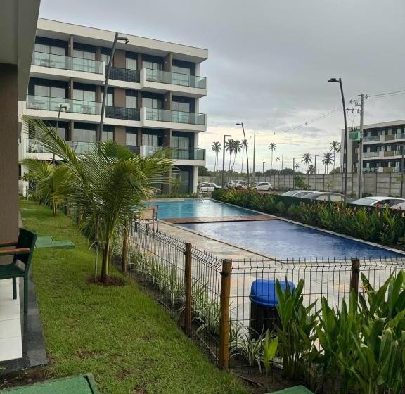 Makia Beach Experience