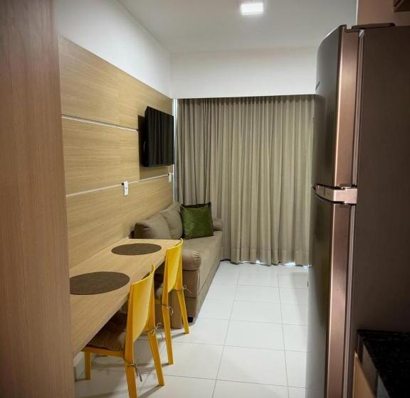 Makia Beach Experience