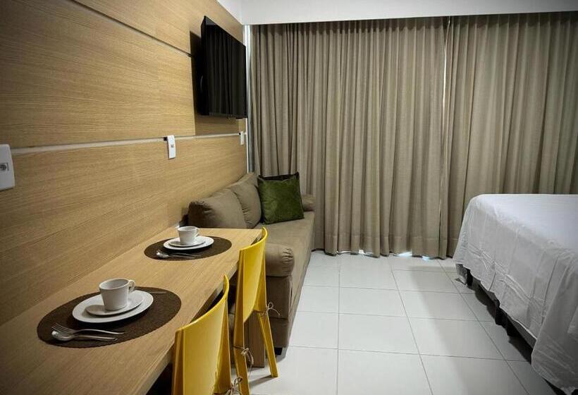 Makia Beach Experience