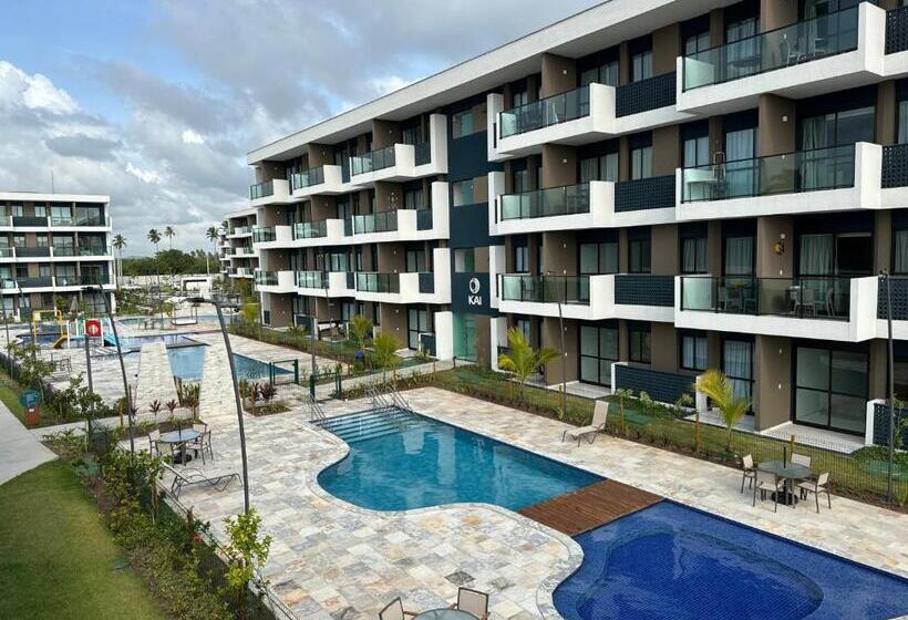 Makia Beach Experience