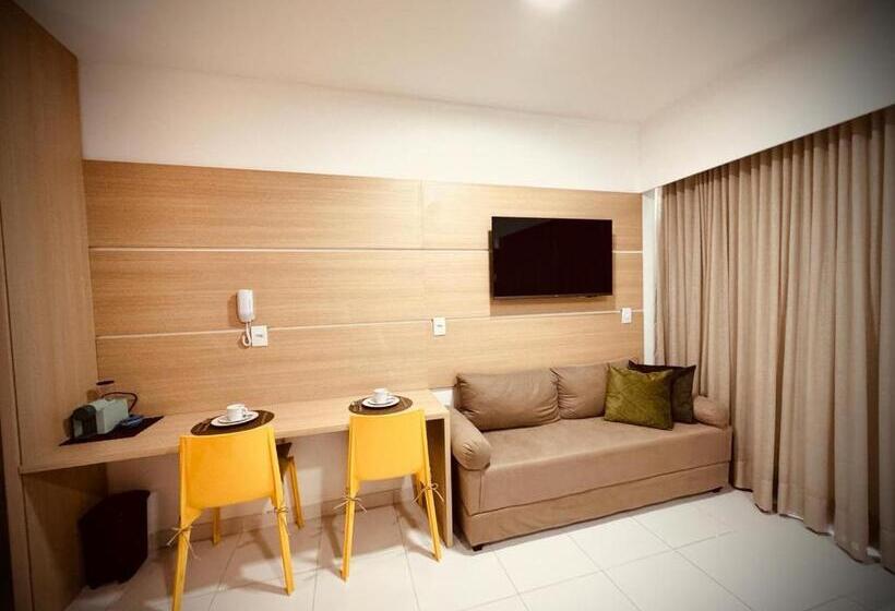 Makia Beach Experience