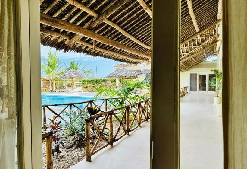 تختخواب و صبحانه Ocean Zuri Villa
