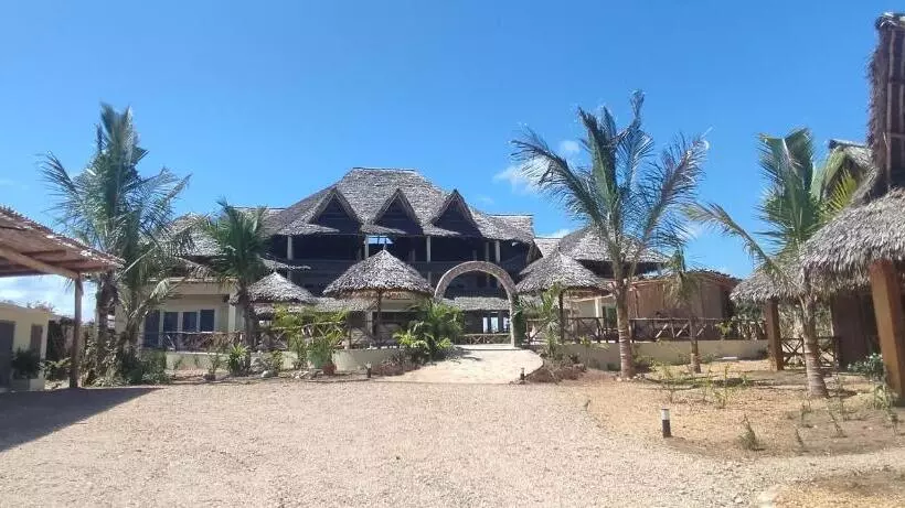 تختخواب و صبحانه Ocean Zuri Villa