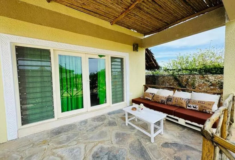 تختخواب و صبحانه Ocean Zuri Villa