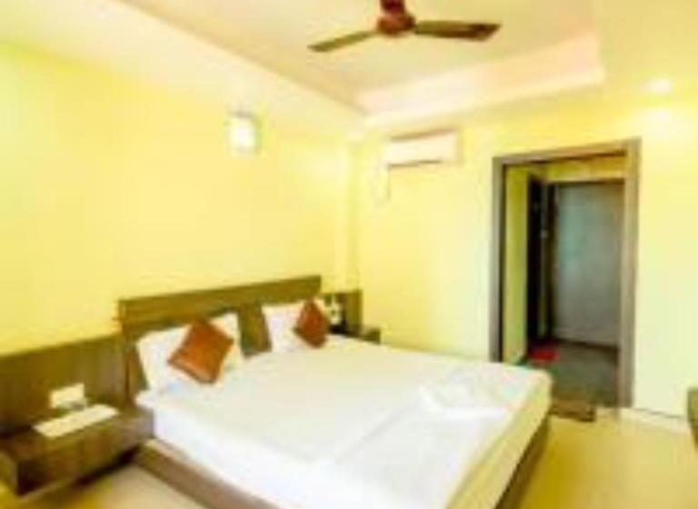 Deep Gangainn Puri   Side Sea View Hotel Lift Wifi Facilities  By Morservices