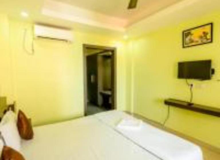 Deep Gangainn Puri   Side Sea View Hotel Lift Wifi Facilities  By Morservices