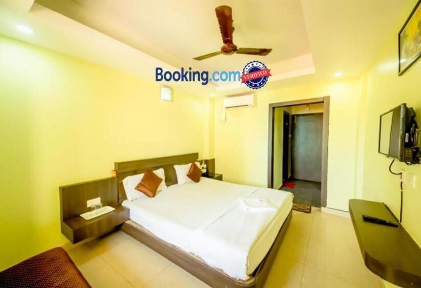 Deep Gangainn Puri   Side Sea View Hotel Lift Wifi Facilities  By Morservices