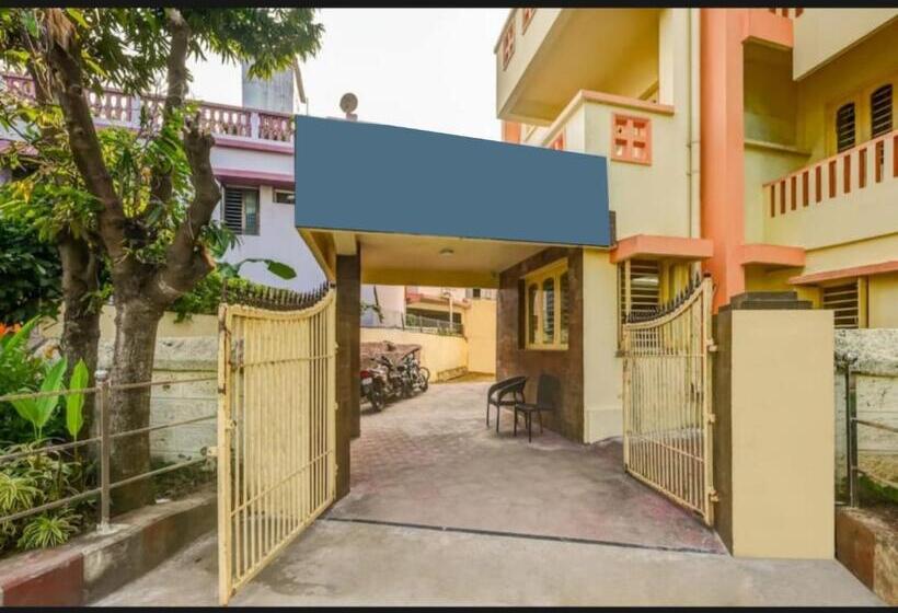 Hotel Moon Near Sea Beach