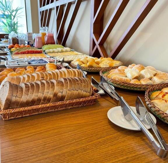 Makia Beach Experience