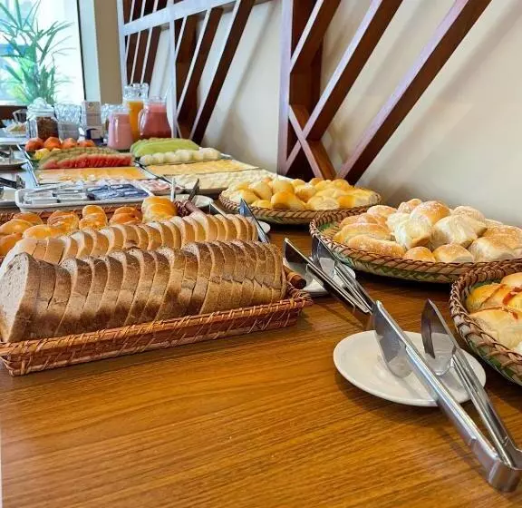 Makia Beach Experience