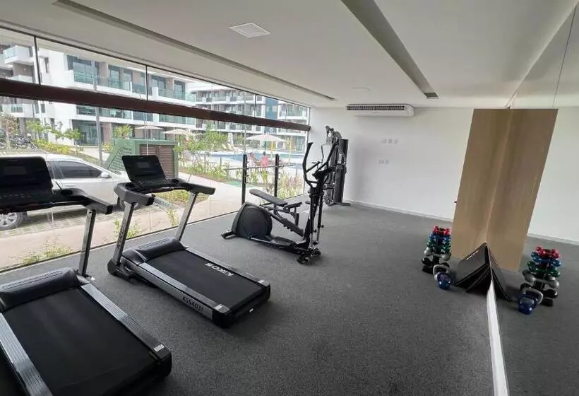 Makia Beach Experience