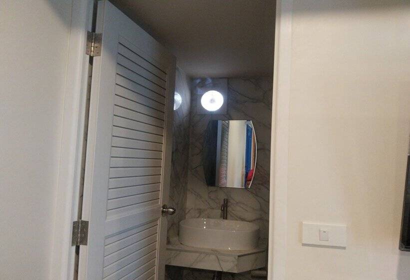 Отель Ployburi Boutique