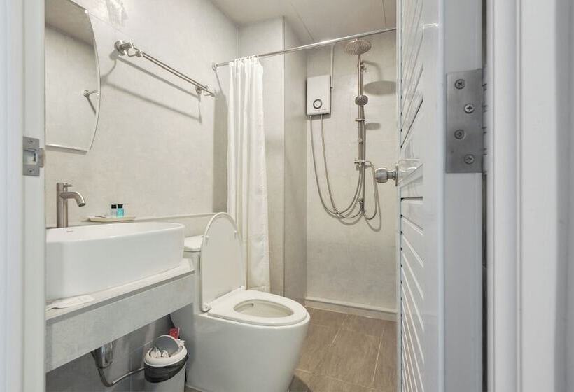 Отель Ployburi Boutique