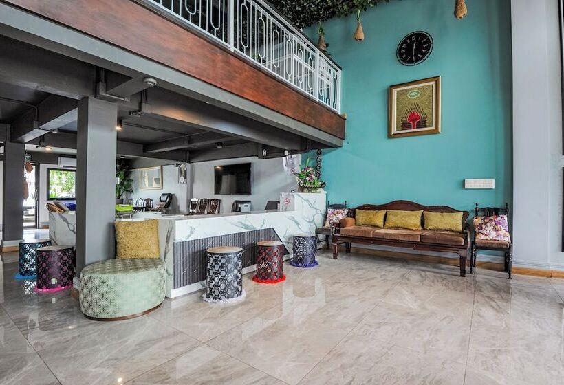 Отель Ployburi Boutique