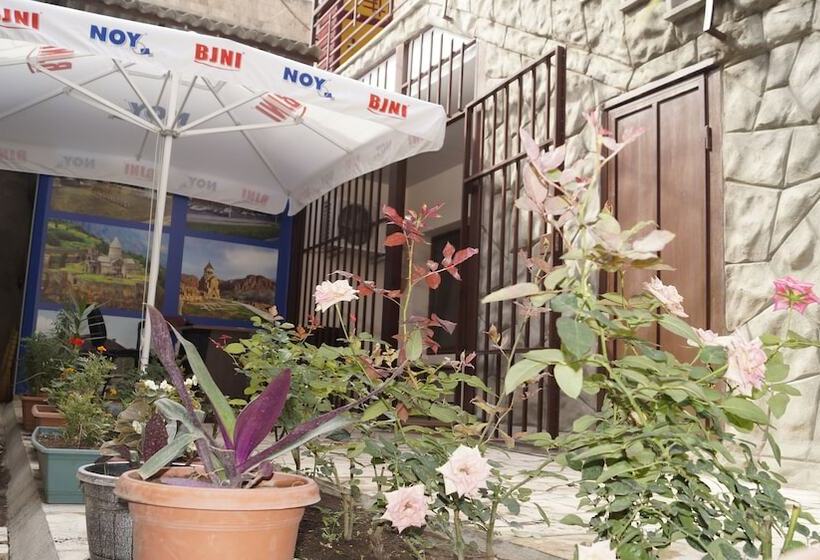 هاستل Komitas Avenue Guest House