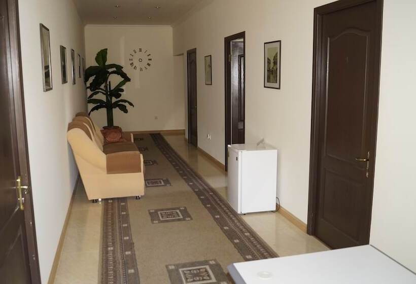 هاستل Komitas Avenue Guest House