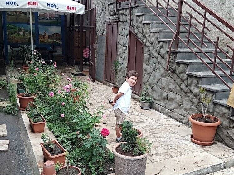 هاستل Komitas Avenue Guest House