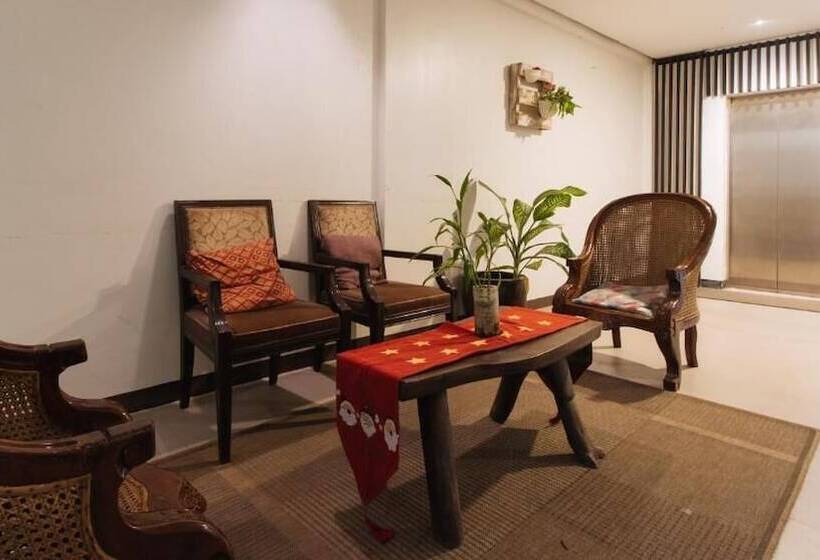 Bed and Breakfast Reddoorz Plus @ Melsol Metro Vigan