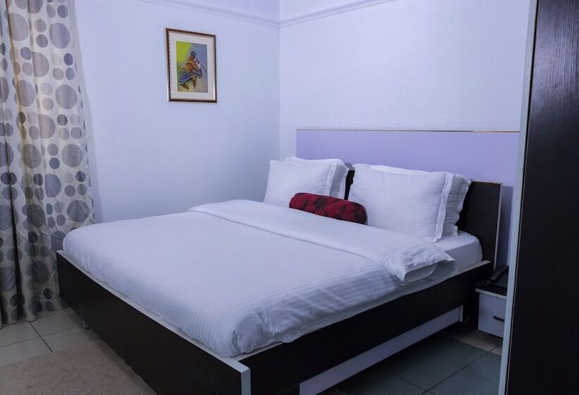 هتل Bristlecone Suites & Apartment