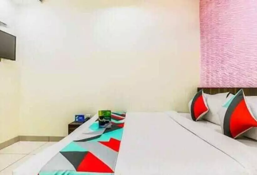 هتل Fabexpress Mayank Palace