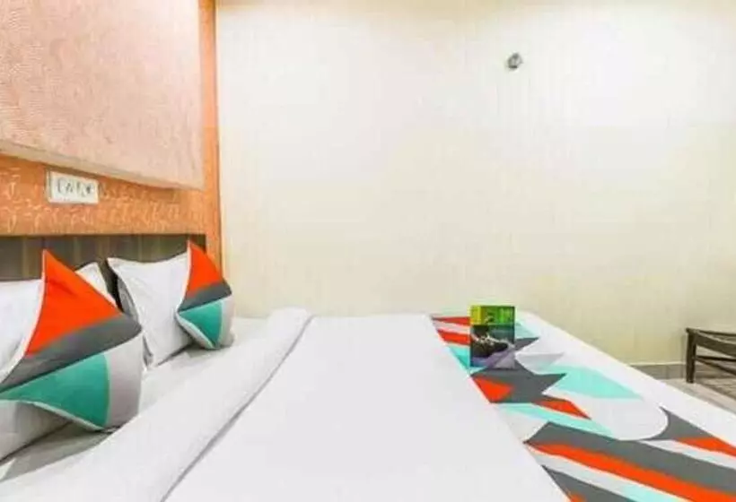 هتل Fabexpress Mayank Palace