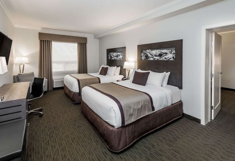 בית מלון כפרי Ramada By Wyndham Revelstoke