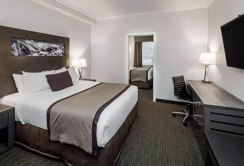 هتل Ramada By Wyndham Revelstoke