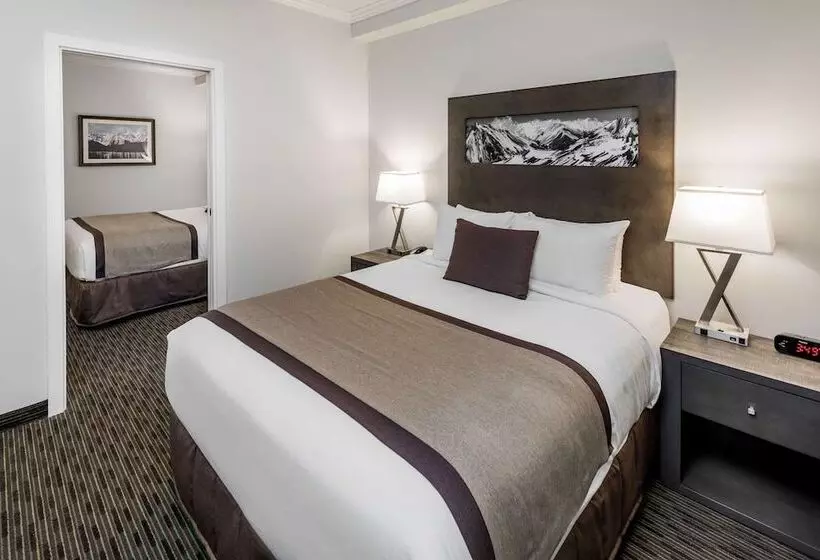 هتل Ramada By Wyndham Revelstoke