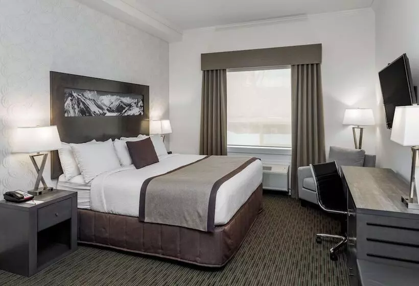 هتل Ramada By Wyndham Revelstoke