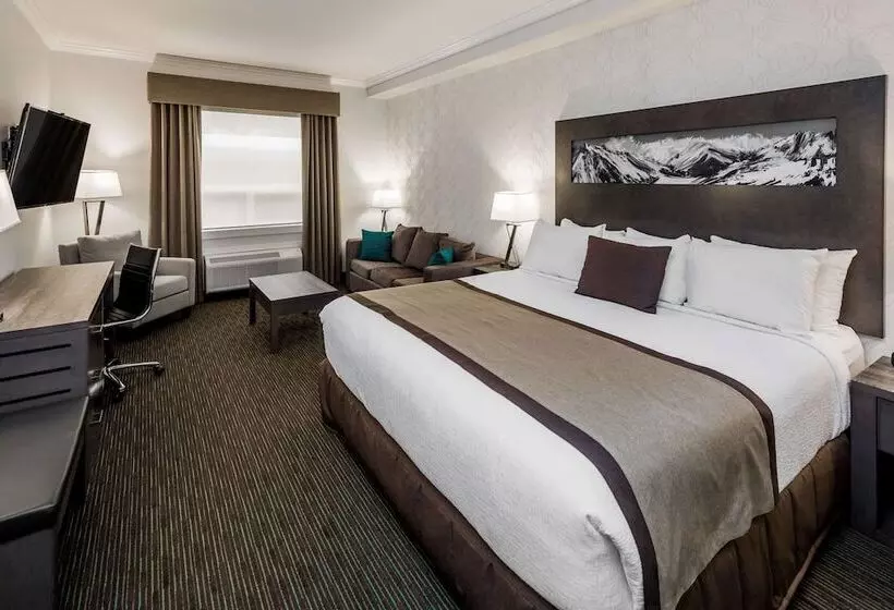 هتل Ramada By Wyndham Revelstoke