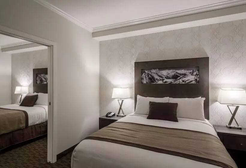 هتل Ramada By Wyndham Revelstoke