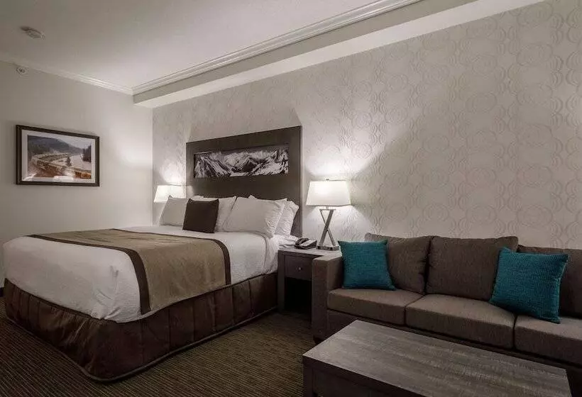 هتل Ramada By Wyndham Revelstoke
