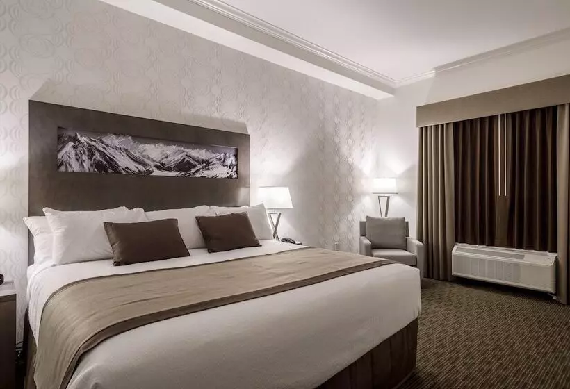 هتل Ramada By Wyndham Revelstoke