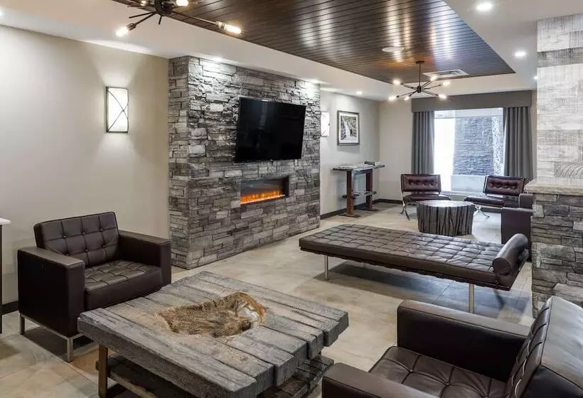 هتل Ramada By Wyndham Revelstoke