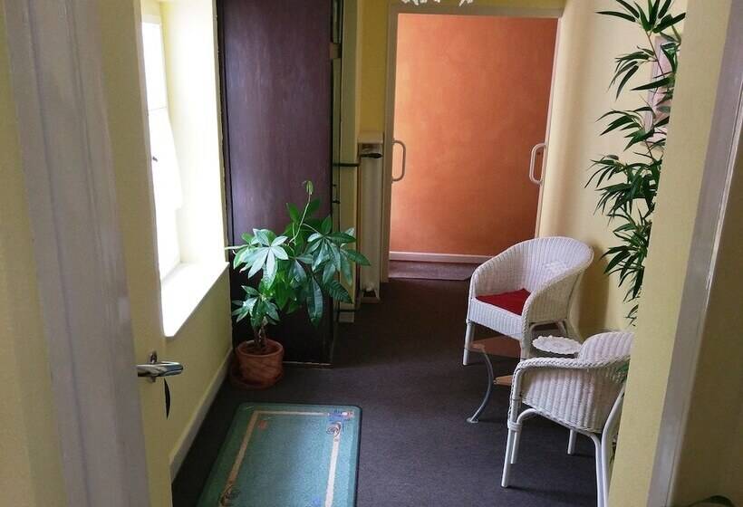 Отель Stahlbad Bad Peterstal