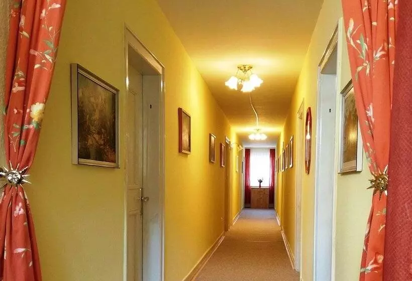 ホテル Stahlbad Bad Peterstal