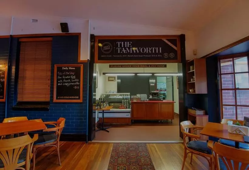 هتل The Tamworth