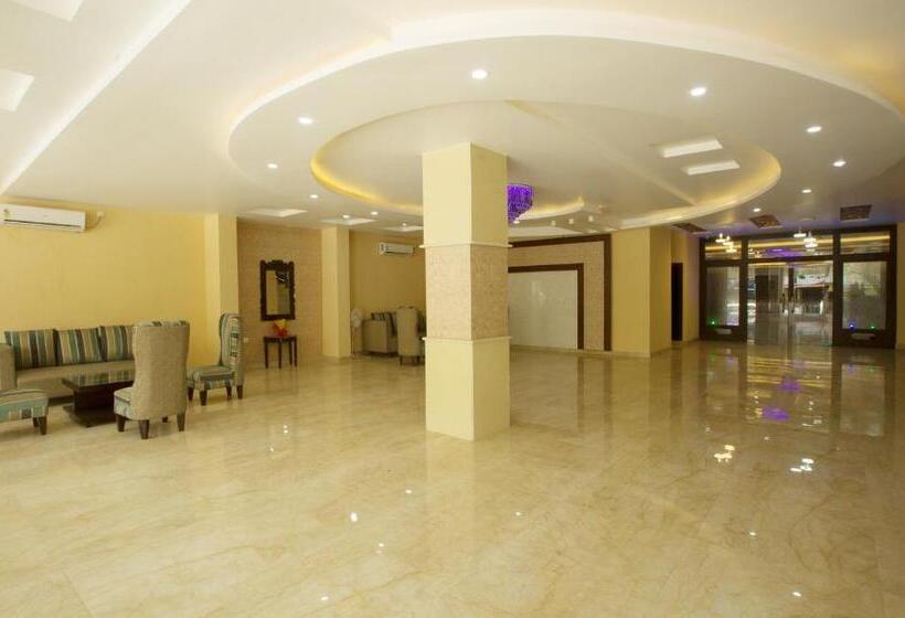 ホテル Vibhav Grand