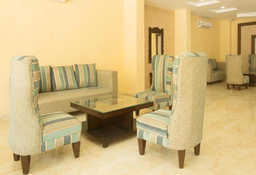 ホテル Vibhav Grand